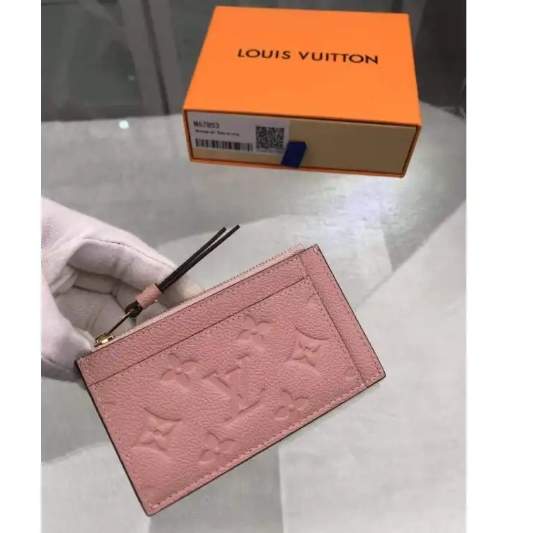 LV 19B570070 Bags 0524